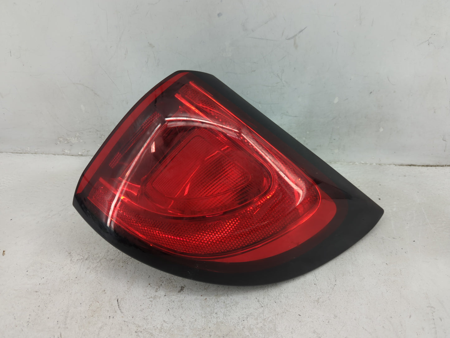 2020-2022 Chrysler Voyager Tail Light Assembly Passenger Right OEM P/N:P68229028AD Fits Fits 2017 2018 2019 2020 2021 2022 O