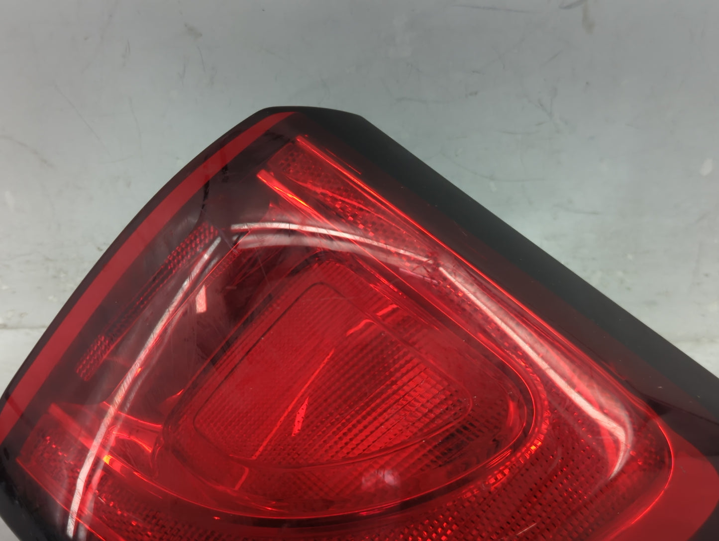 2020-2022 Chrysler Voyager Tail Light Assembly Passenger Right OEM P/N:P68229028AD Fits Fits 2017 2018 2019 2020 2021 2022 O