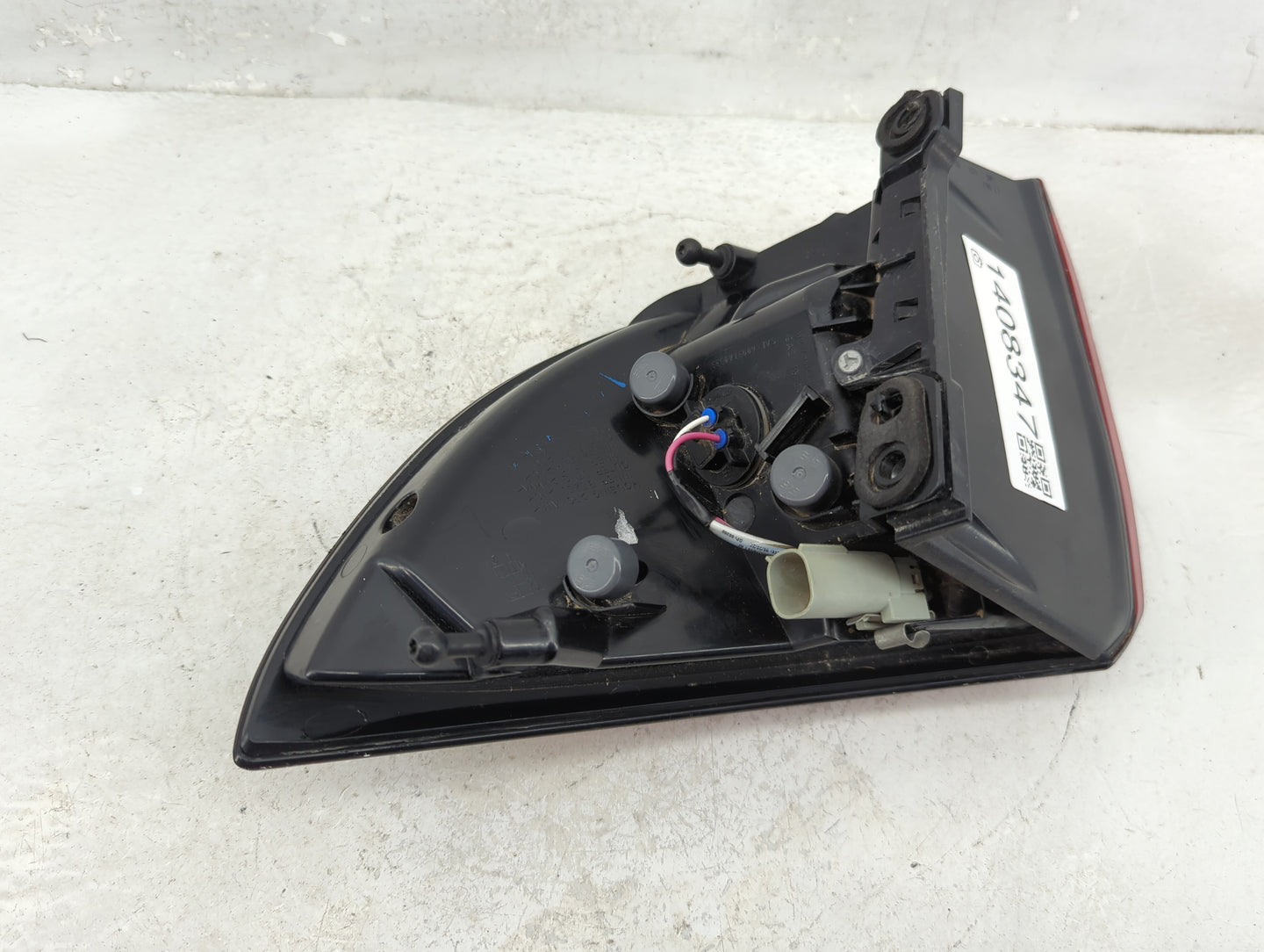 2020-2022 Chrysler Voyager Tail Light Assembly Driver Left OEM P/N:68229029AD Fits Fits 2017 2018 2019 2020 2021 2022 OEM Us