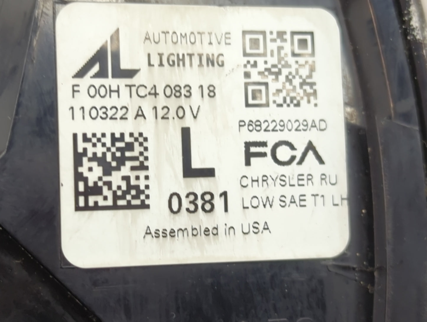 2020-2022 Chrysler Voyager Tail Light Assembly Driver Left OEM P/N:68229029AD Fits Fits 2017 2018 2019 2020 2021 2022 OEM Us
