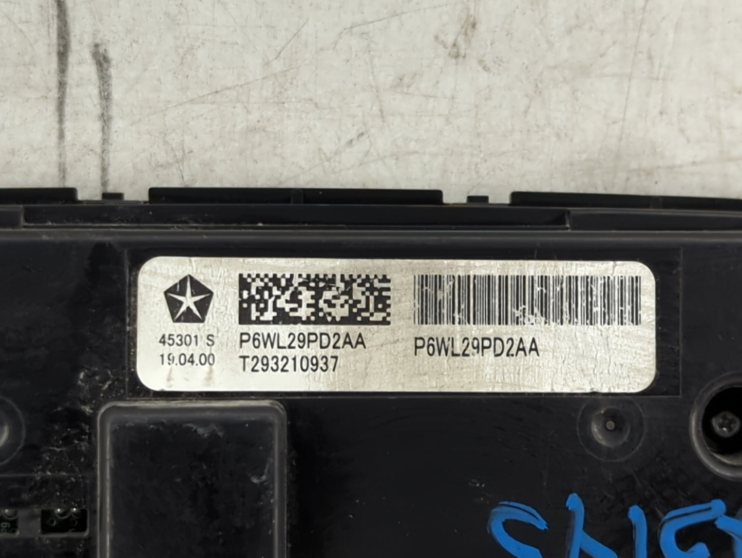 2020-2022 Chrysler Voyager Climate Control Module Temperature AC/Heater Replacement P/N:P6WL29PD2AA Fits Fits 2020 2021 2022
