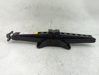 compare product 2022 Chrysler Voyager Spare Scissor Car Jack