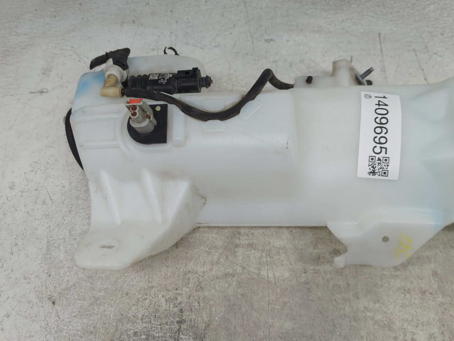 2020-2022 Chrysler Voyager Windshield Washer Fluid Reservoir Bottle Oem - Oemusedautoparts1.com