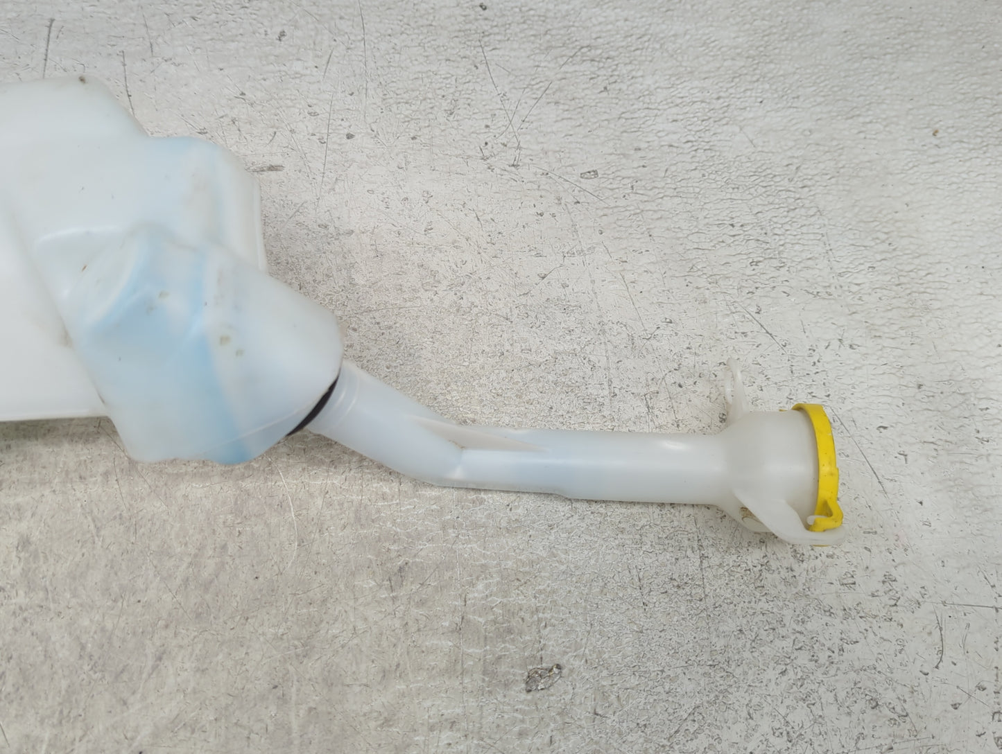 2020-2022 Chrysler Voyager Windshield Washer Fluid Reservoir Bottle Oem - Oemusedautoparts1.com