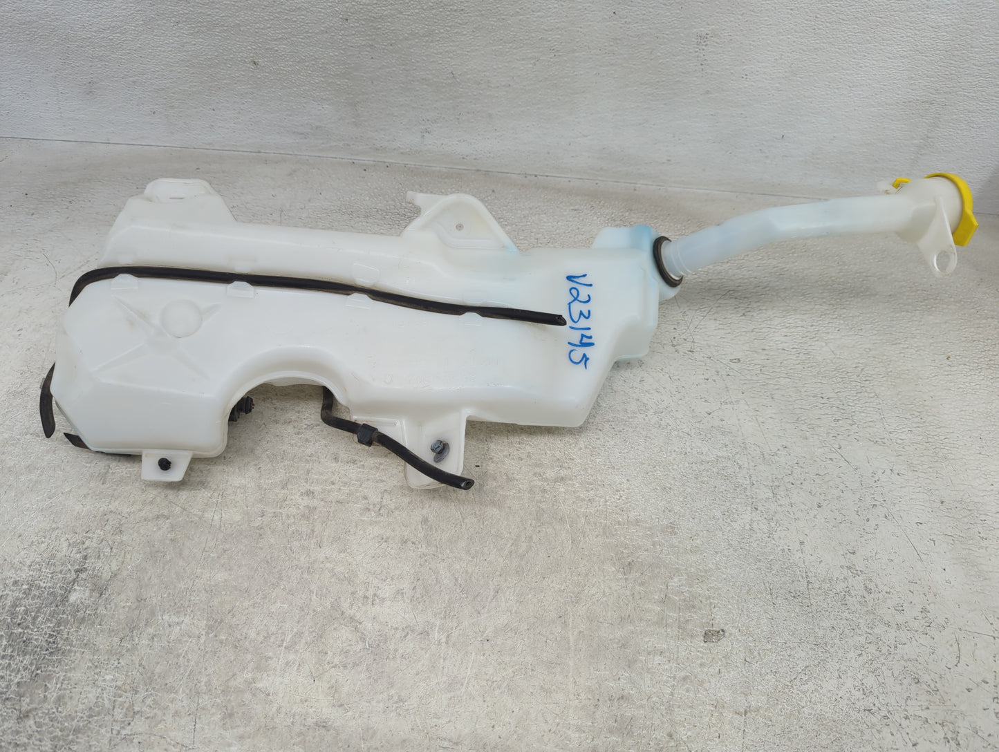 2020-2022 Chrysler Voyager Windshield Washer Fluid Reservoir Bottle Oem - Oemusedautoparts1.com