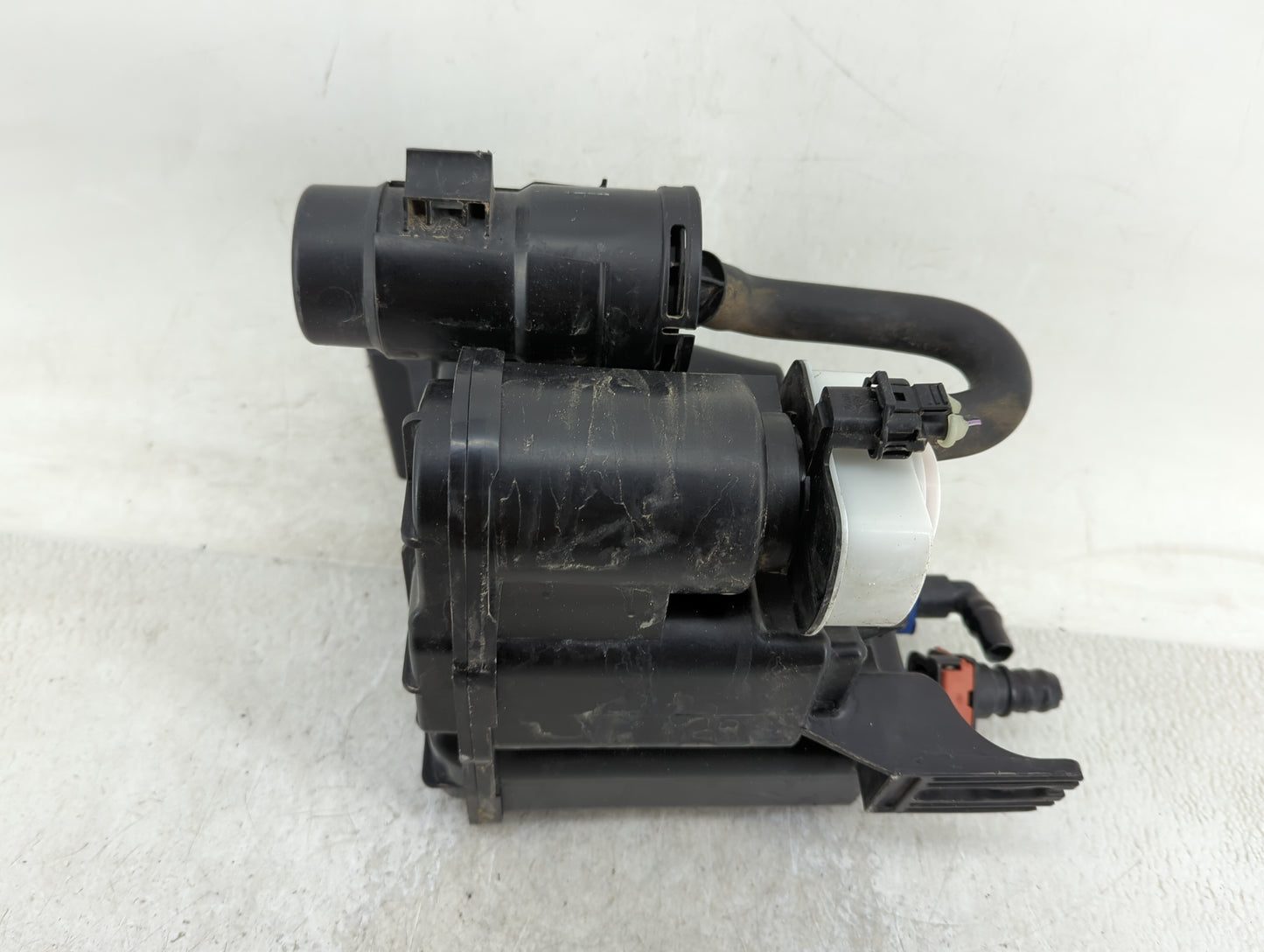 2022 Chrysler Voyager Fuel Vapor Charcoal Canister - Oemusedautoparts1.com