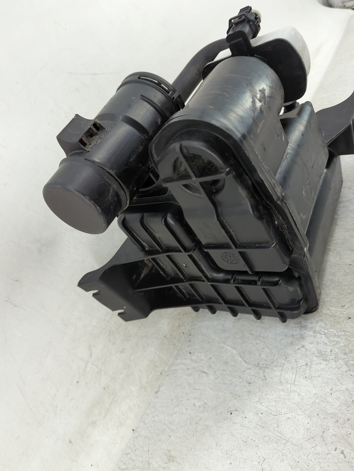 2022 Chrysler Voyager Fuel Vapor Charcoal Canister - Oemusedautoparts1.com