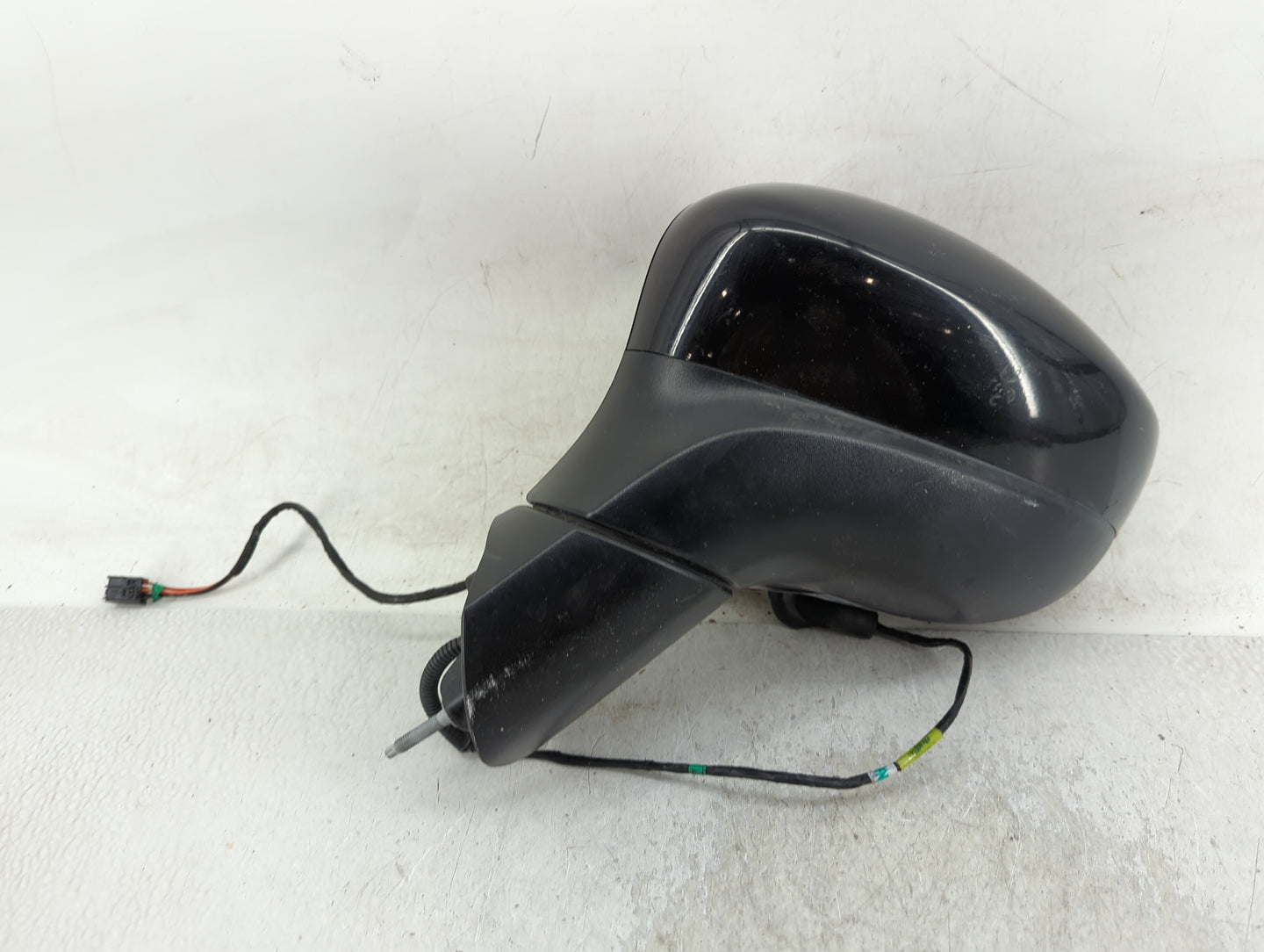 2022-2022 Chrysler Voyager Driver Left Side View Manual Door Mirror - Oemusedautoparts1.com