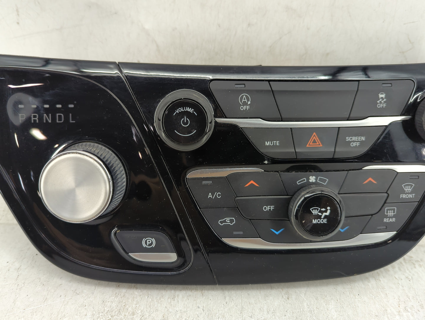2021-2022 Chrysler Voyager Climate Control Module Temperature AC/Heater Replacement Fits Fits 2021 2022 OEM Used Auto Parts 
