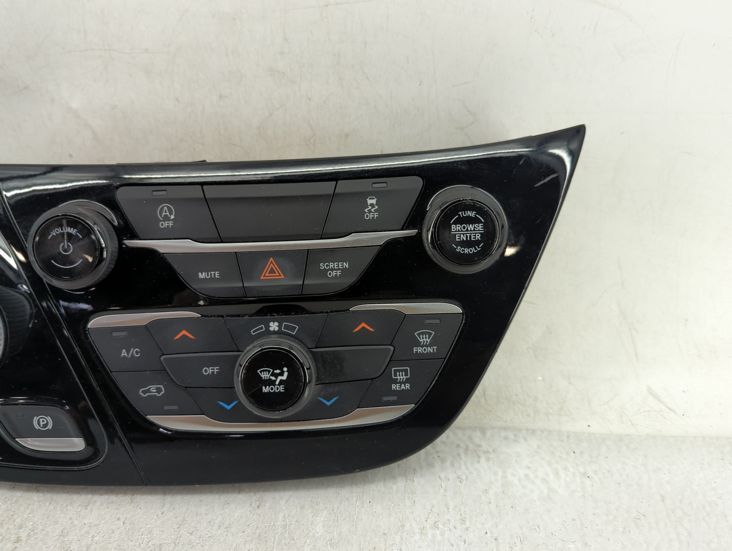 2021-2022 Chrysler Voyager Climate Control Module Temperature AC/Heater Replacement Fits Fits 2021 2022 OEM Used Auto Parts 