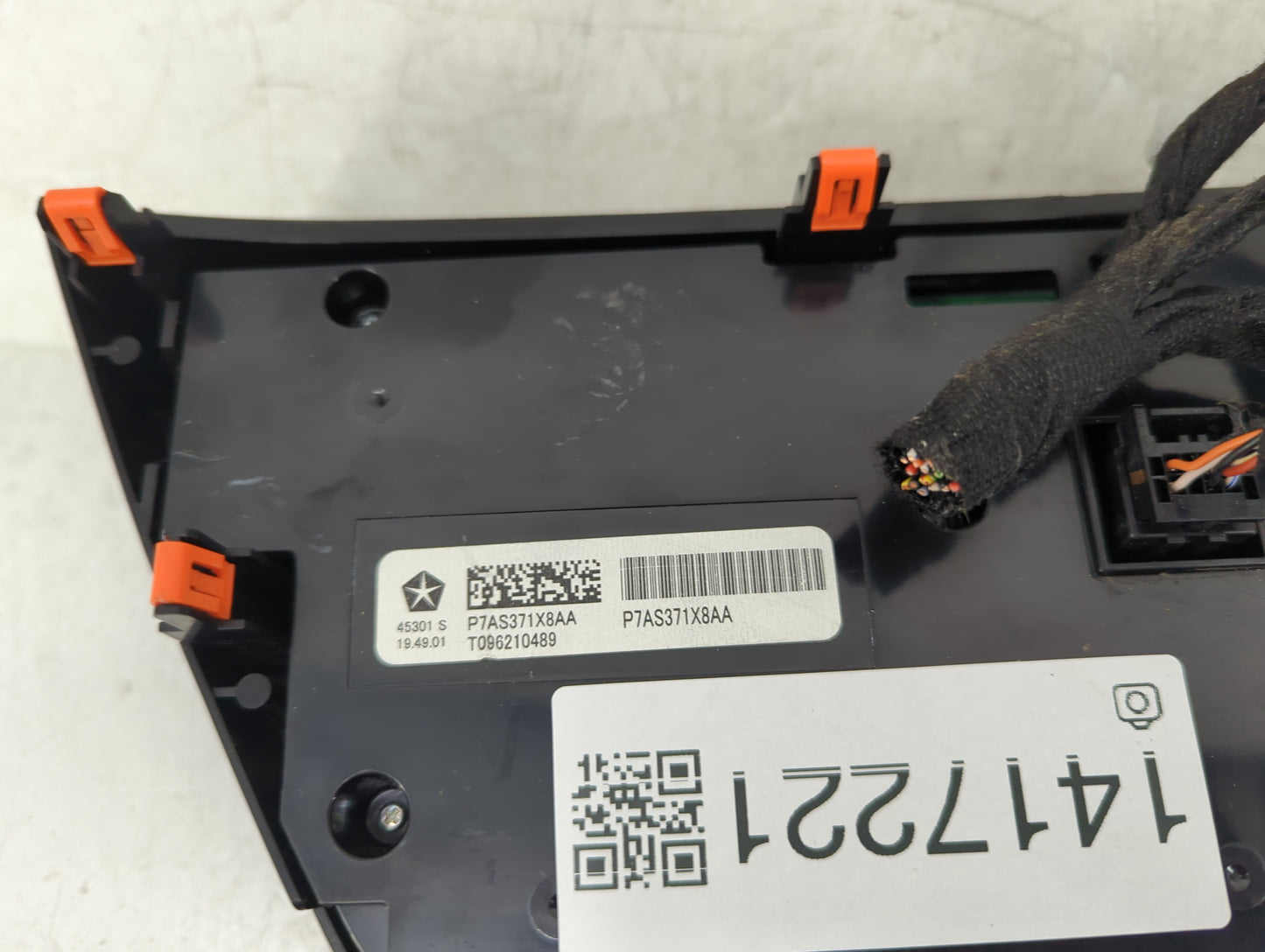 2021-2022 Chrysler Voyager Climate Control Module Temperature AC/Heater Replacement Fits Fits 2021 2022 OEM Used Auto Parts 
