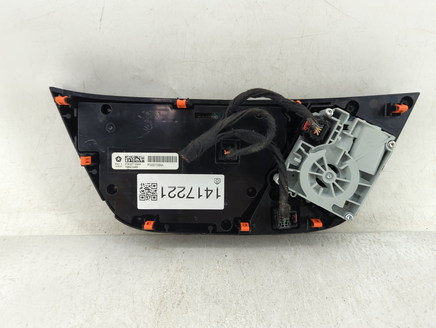2021-2022 Chrysler Voyager Climate Control Module Temperature AC/Heater Replacement Fits Fits 2021 2022 OEM Used Auto Parts 