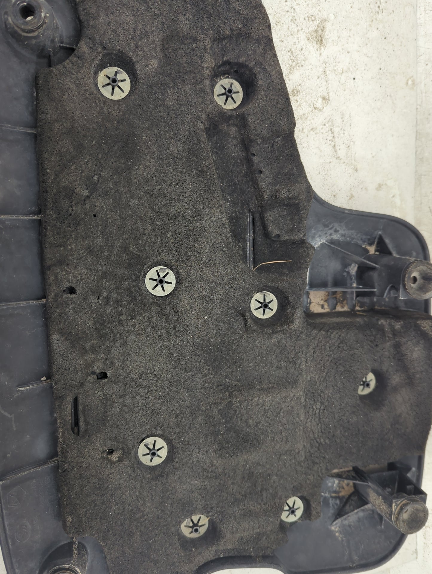 2022 Chrysler Voyager Engine Cover 1429957 - Oemusedautoparts1.com