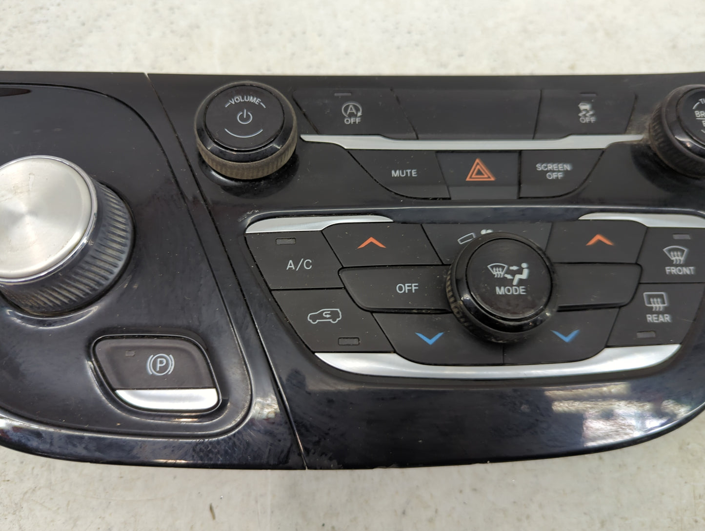 2021-2022 Chrysler Voyager Climate Control Module Temperature AC/Heater Replacement P/N:P7AS371X8AA T192210279 Fits Fits 202