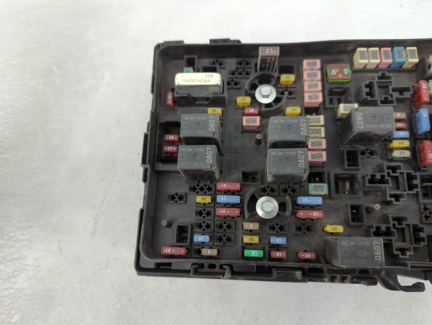 2020-2022 Chrysler Voyager Fusebox Fuse Box Panel Relay Module P/N:6351-5316 Fits Fits 2020 2021 2022 OEM Used Auto Parts - 