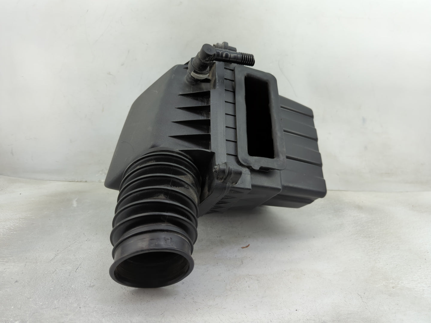 2020-2022 Chrysler Voyager Air Cleaner Intake-duct Hose Tube - Oemusedautoparts1.com