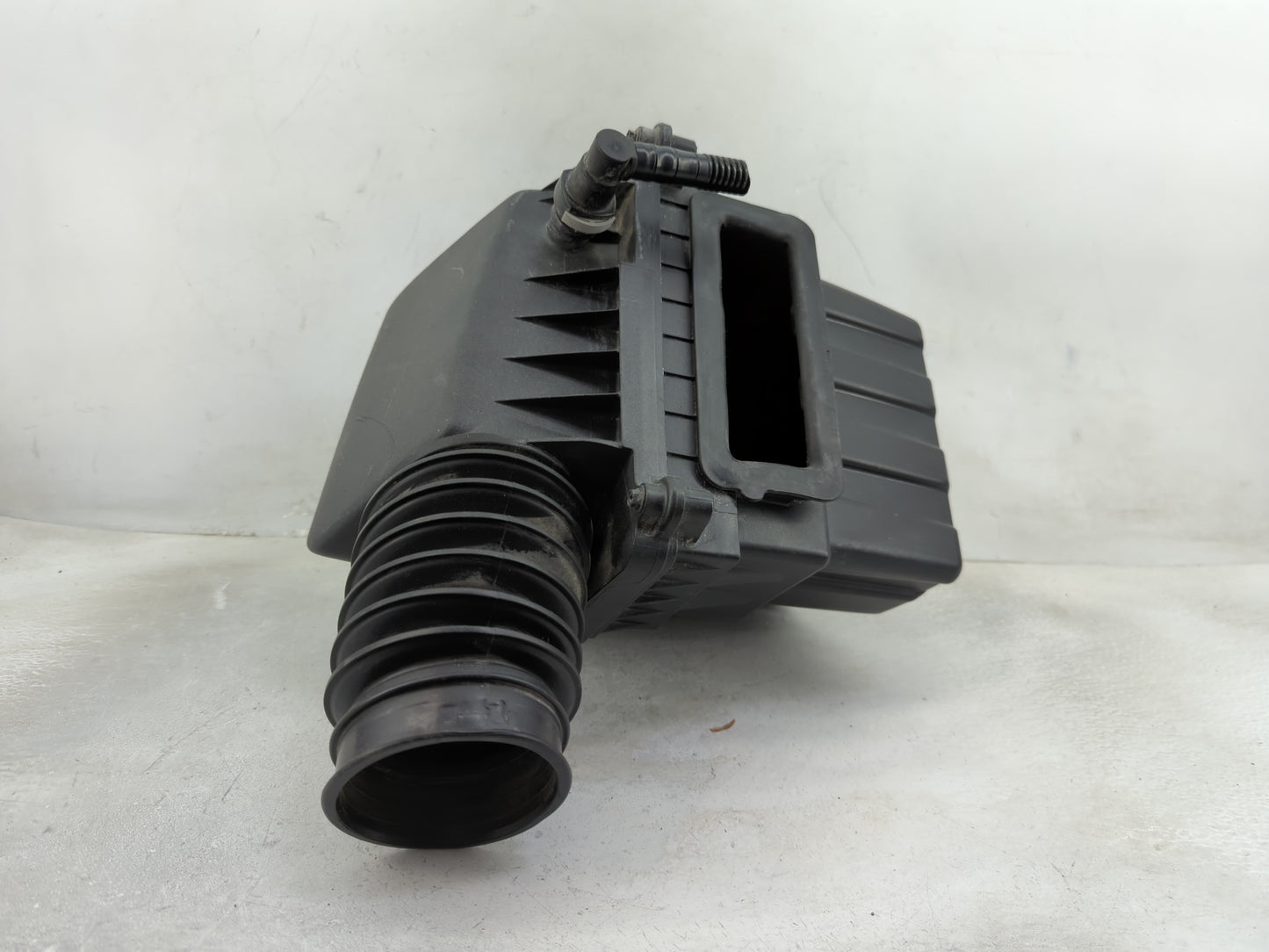 2020-2022 Chrysler Voyager Air Cleaner Intake-duct Hose Tube - Oemusedautoparts1.com