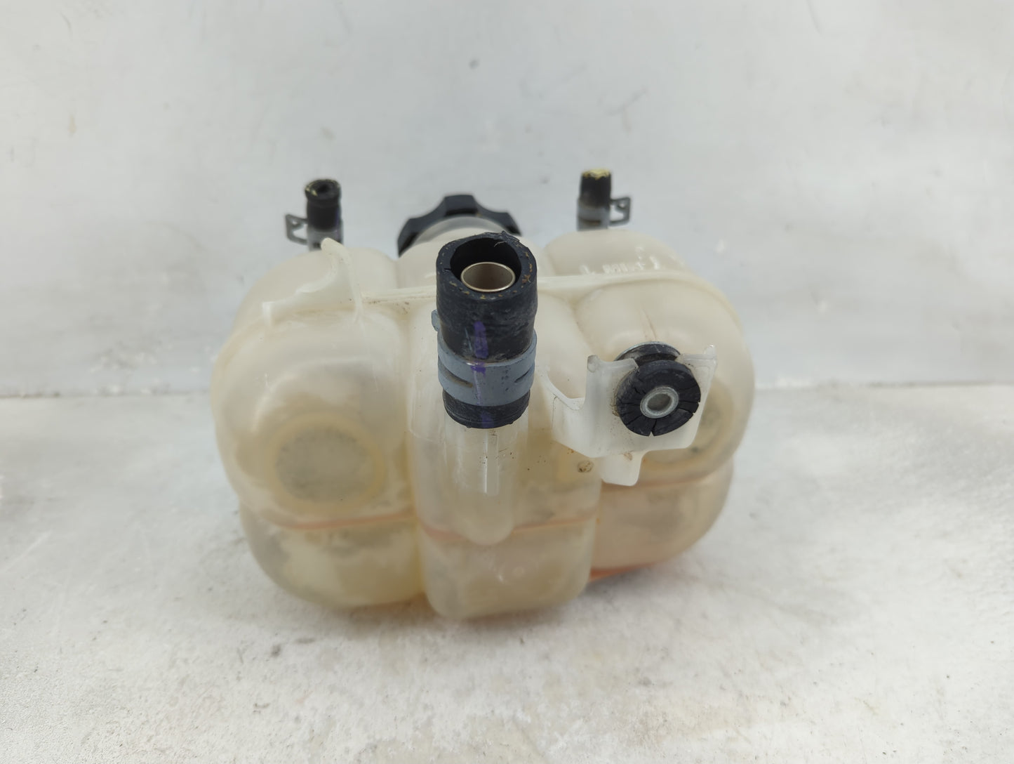2020 Chrysler Voyager Radiator Coolant Overflow Expansion Tank Bottle - Oemusedautoparts1.com