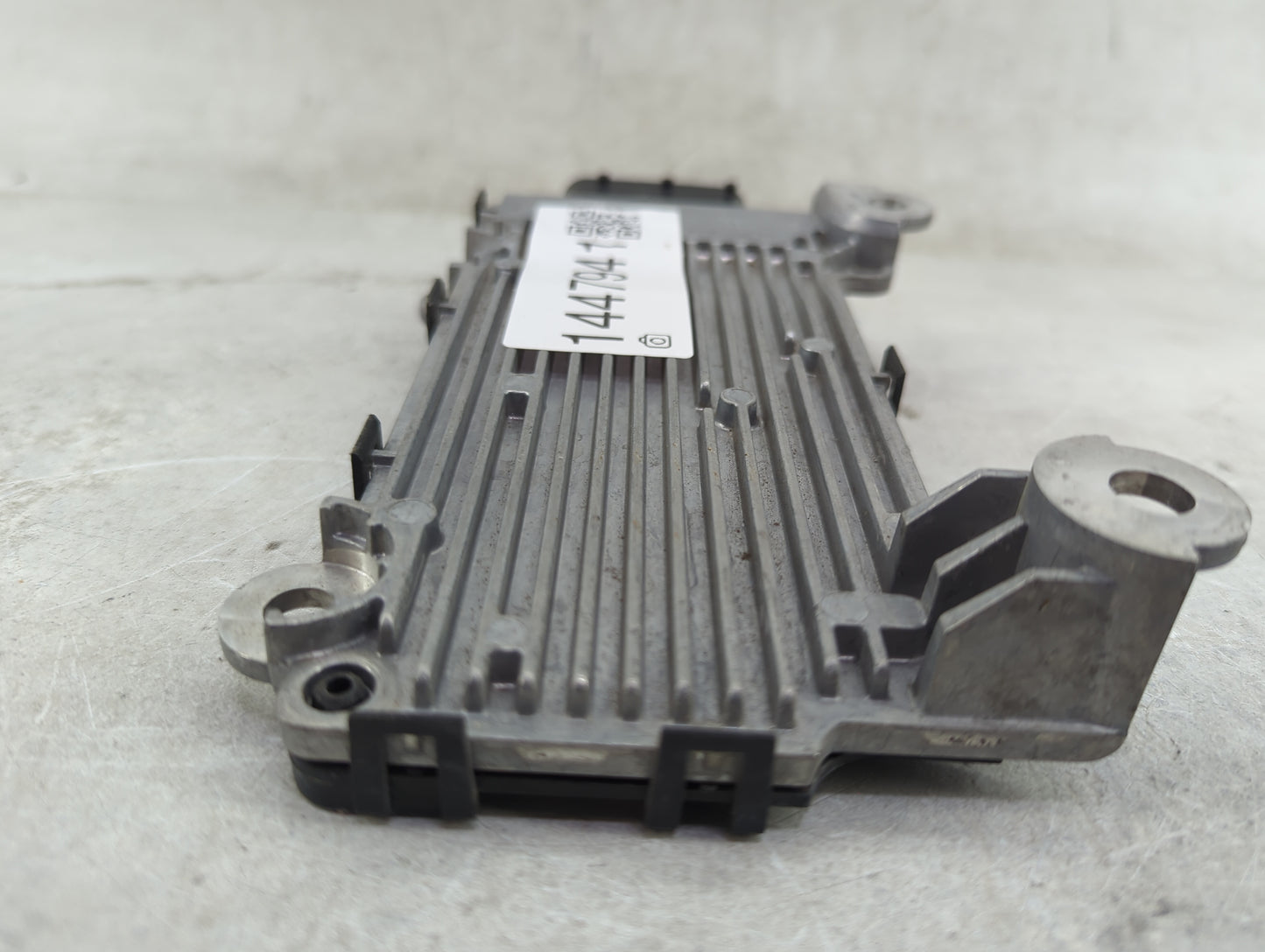 2020-2022 Chrysler Voyager Transmission Control Module Tcu Tcm - Oemusedautoparts1.com
