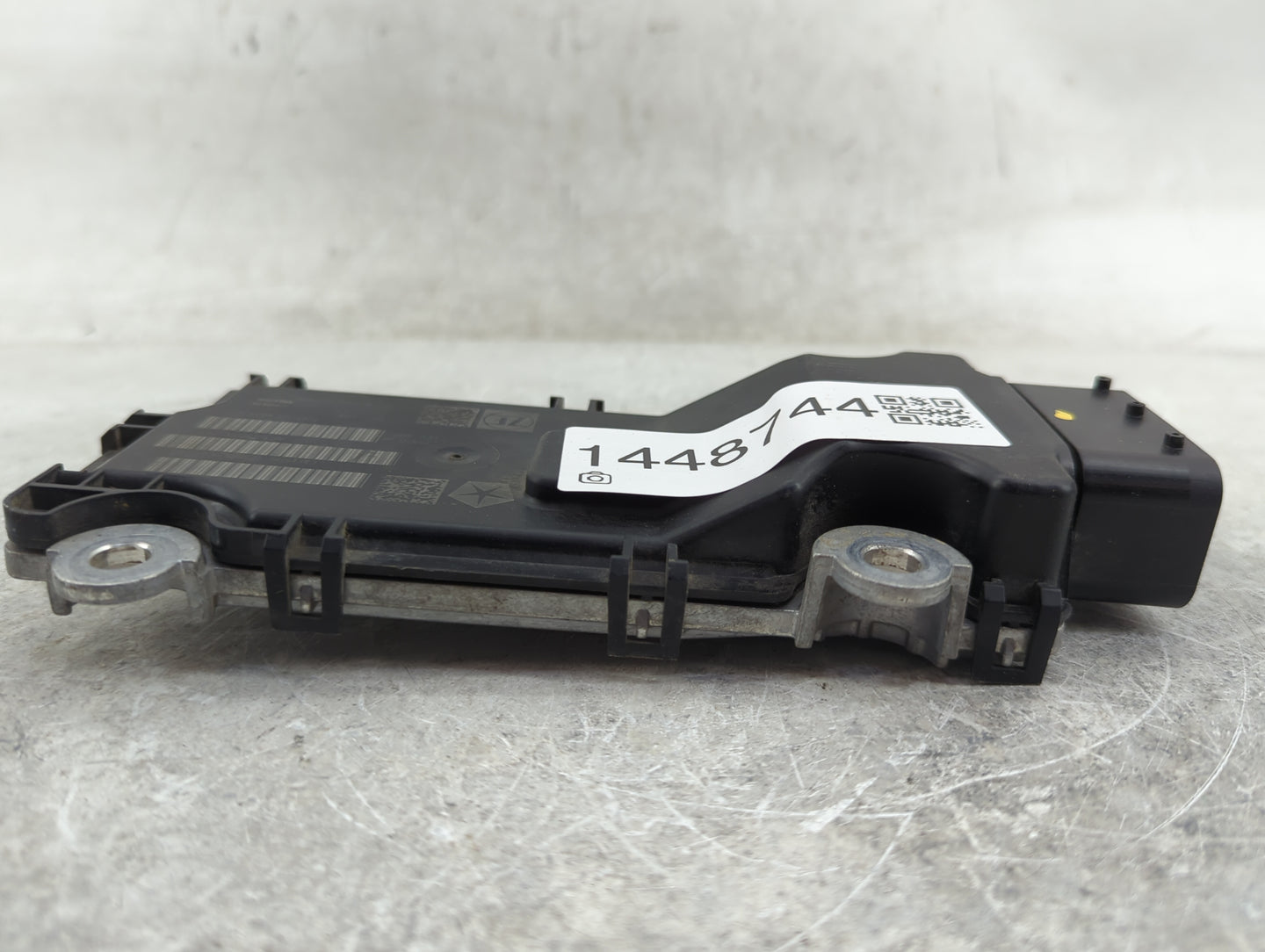 2020-2022 Chrysler Voyager Transmission Control Module Tcu Tcm - Oemusedautoparts1.com