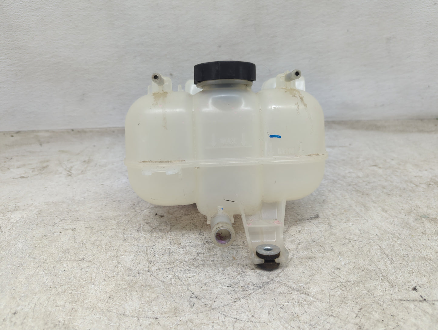 2022 Chrysler Voyager Radiator Coolant Overflow Expansion Tank Bottle - Oemusedautoparts1.com