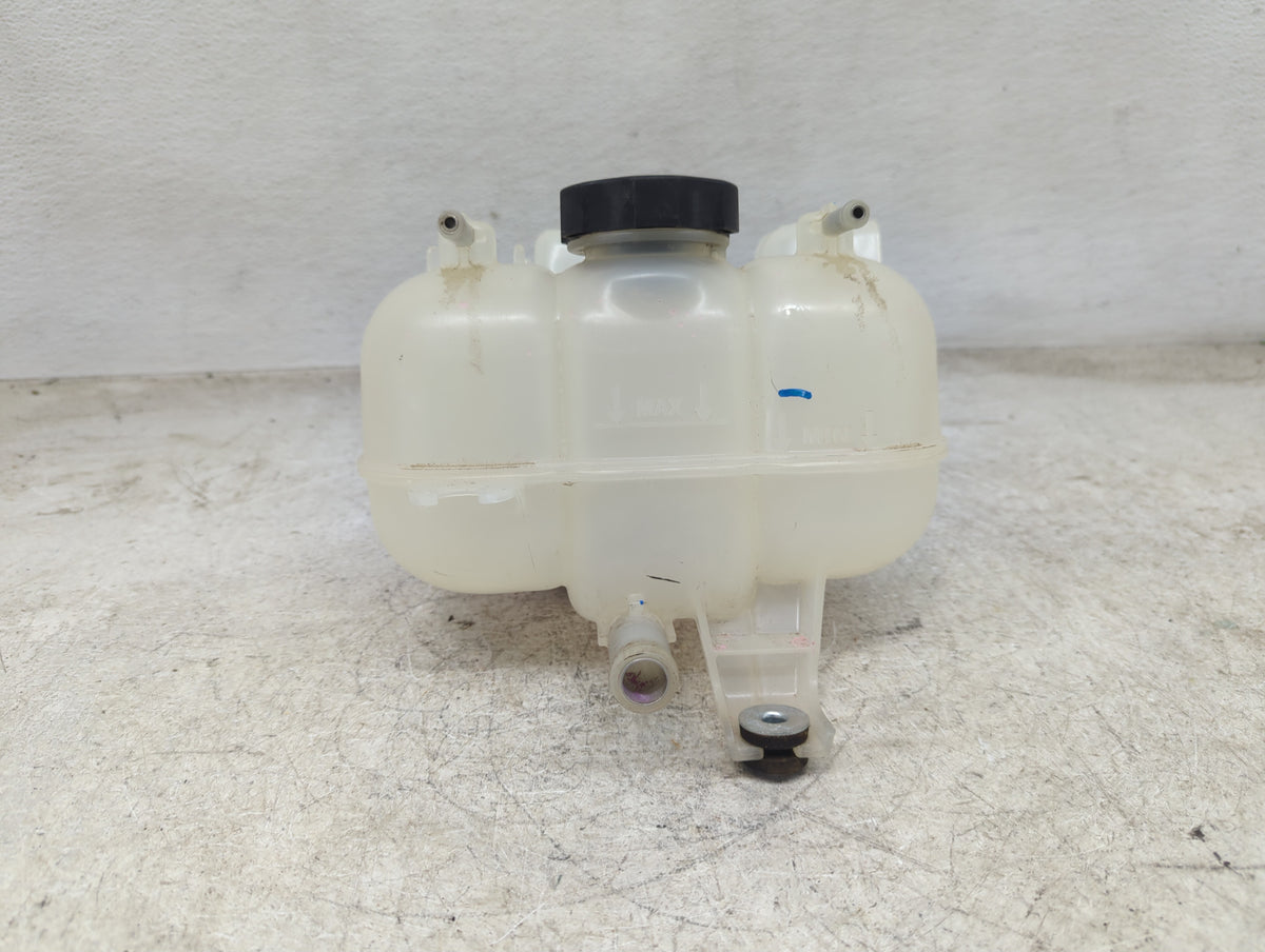 2020 Chrysler Voyager Radiator Coolant Overflow Expansion Tank Bottle 1449267 - Oemusedautoparts1.com