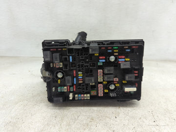 2020-2022 Chrysler Voyager Fusebox Fuse Box Panel Relay Module P/N:04692143AA Fits Fits 2020 2021 2022 OEM Used Auto Parts -