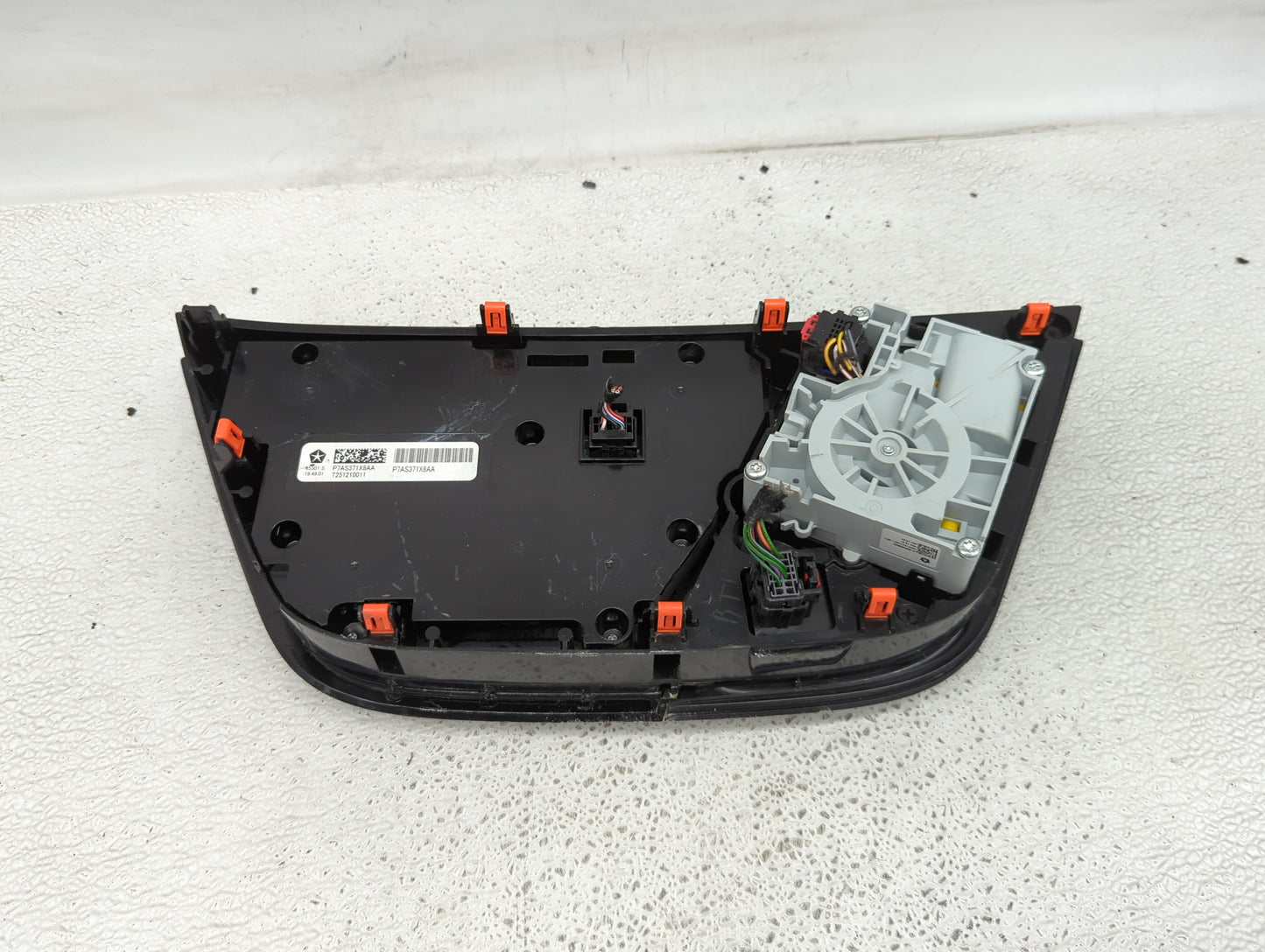 2021-2022 Chrysler Voyager Climate Control Module Temperature AC/Heater Replacement P/N:P7AS371X8AA Fits Fits 2021 2022 OEM 