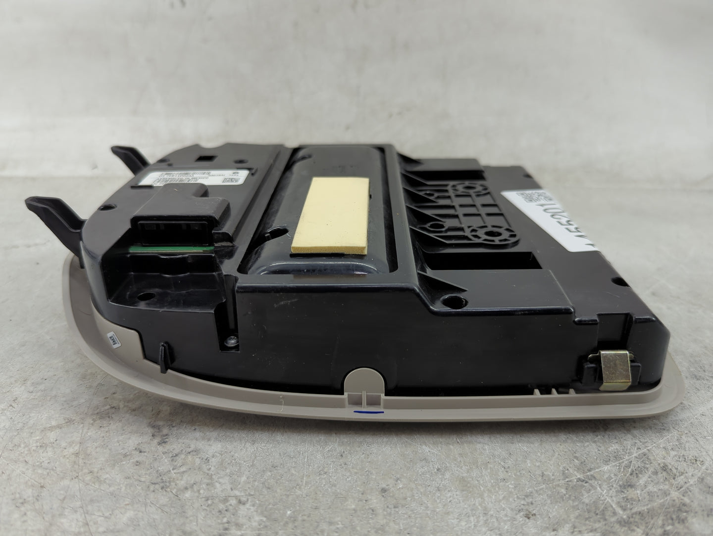 2022 Chrysler Voyager Overhead Roof Console - Oemusedautoparts1.com