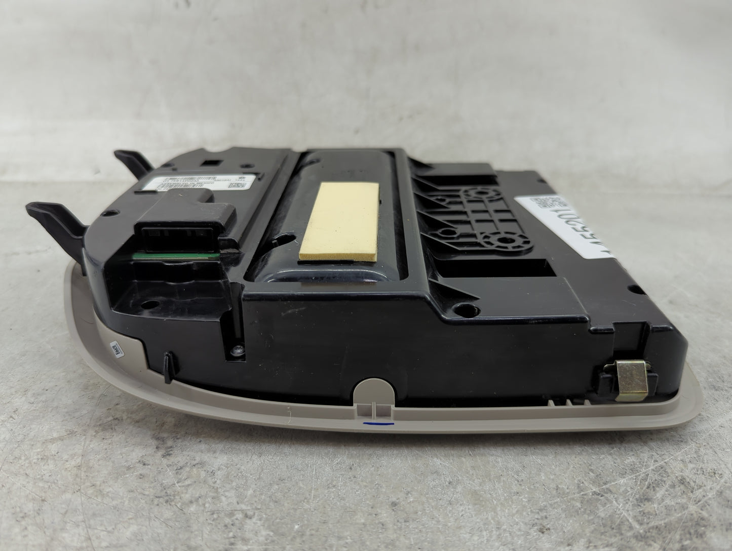 2022 Chrysler Voyager Overhead Roof Console - Oemusedautoparts1.com