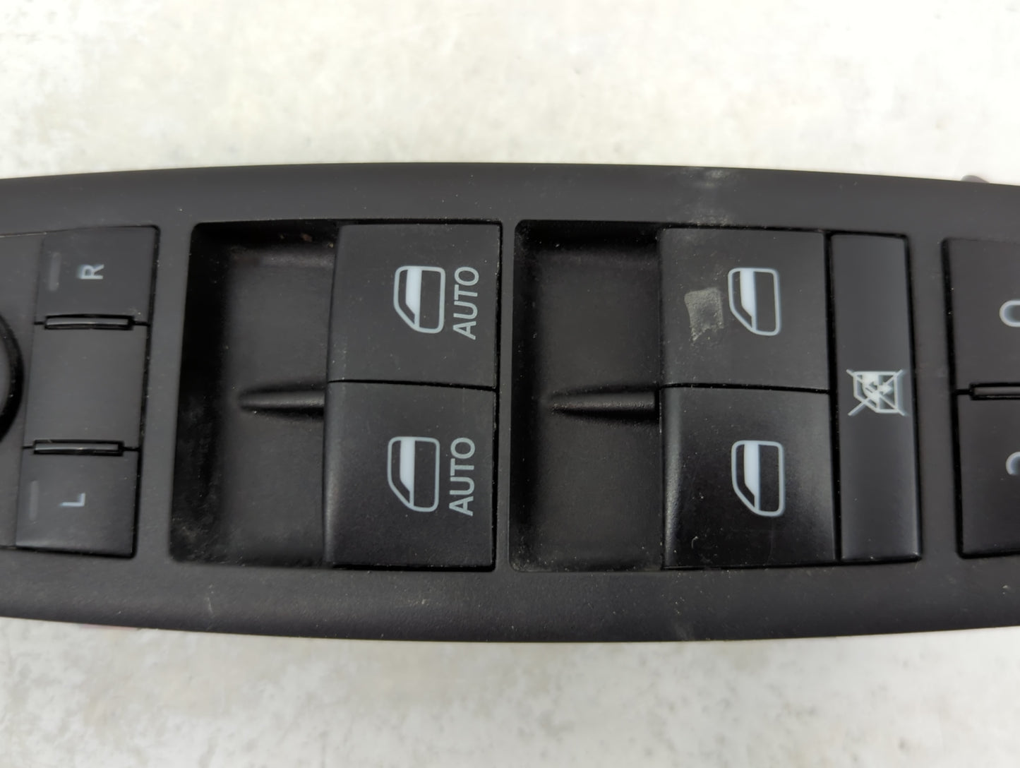 2020-2022 Chrysler Voyager Master Power Window Switch Replacement Driver Side Left P/N:68234092AC Fits OEM Used Auto Parts -