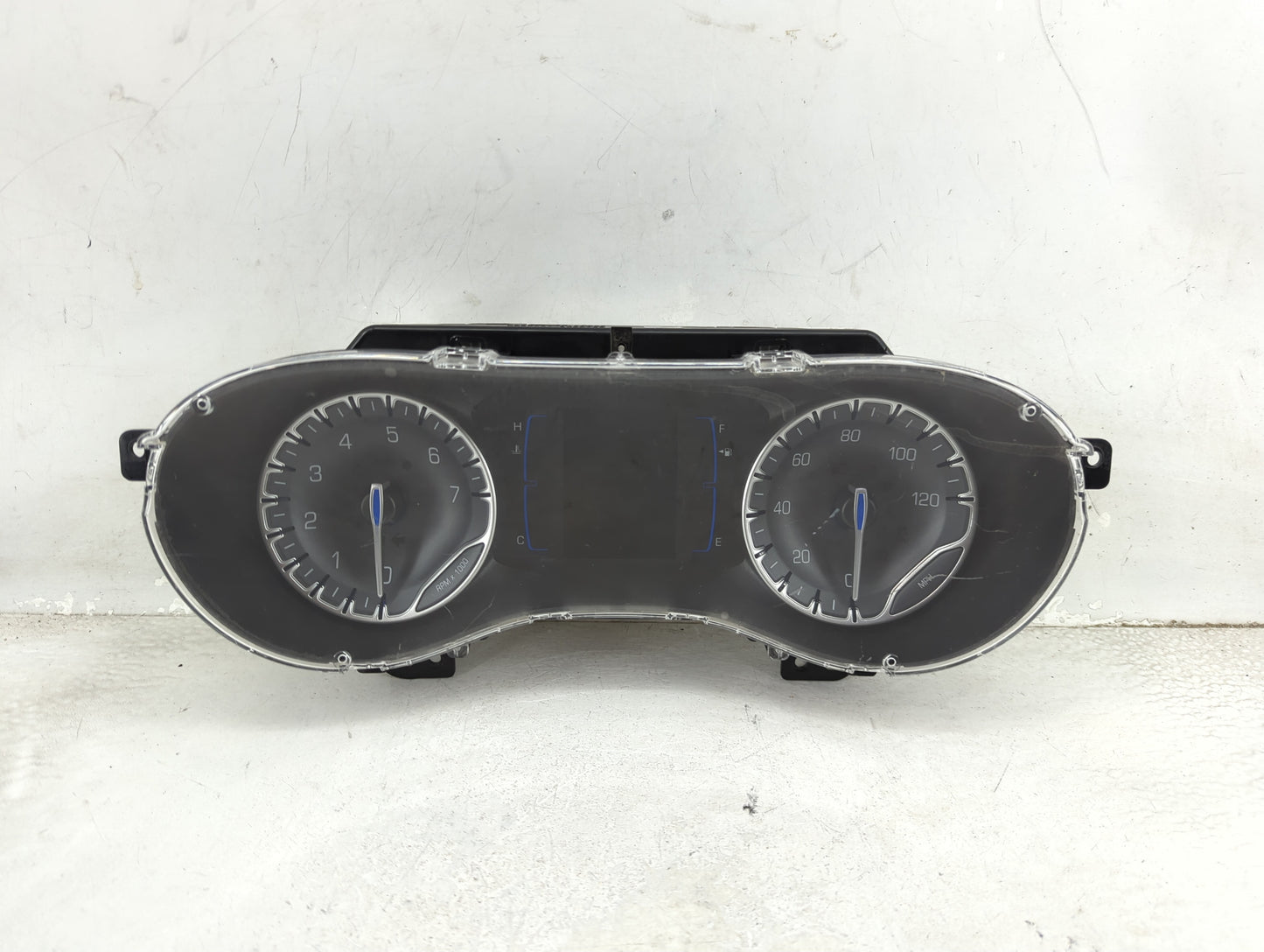 2022 Chrysler Voyager Instrument Cluster Speedometer Gauges P/N:68529070AA CR-0046-501-MR-C000 Miles: Fits OEM Used Auto Par