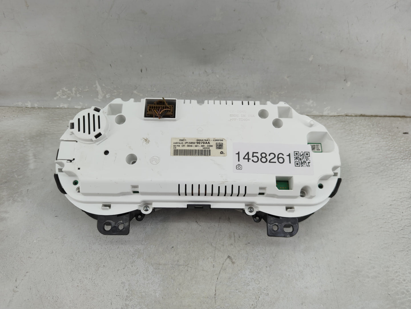 2022 Chrysler Voyager Instrument Cluster Speedometer Gauges P/N:68529070AA CR-0046-501-MR-C000 Miles: Fits OEM Used Auto Par