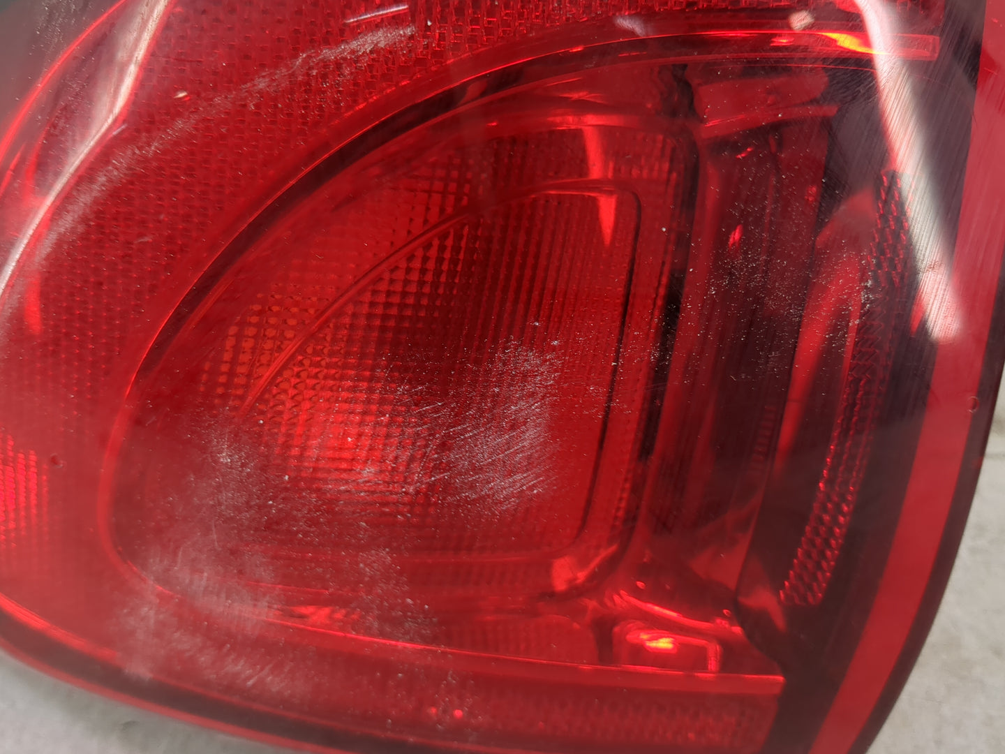 2020-2022 Chrysler Voyager Tail Light Assembly Passenger Right OEM P/N:P68229028AD Fits Fits 2017 2018 2019 2020 2021 2022 O