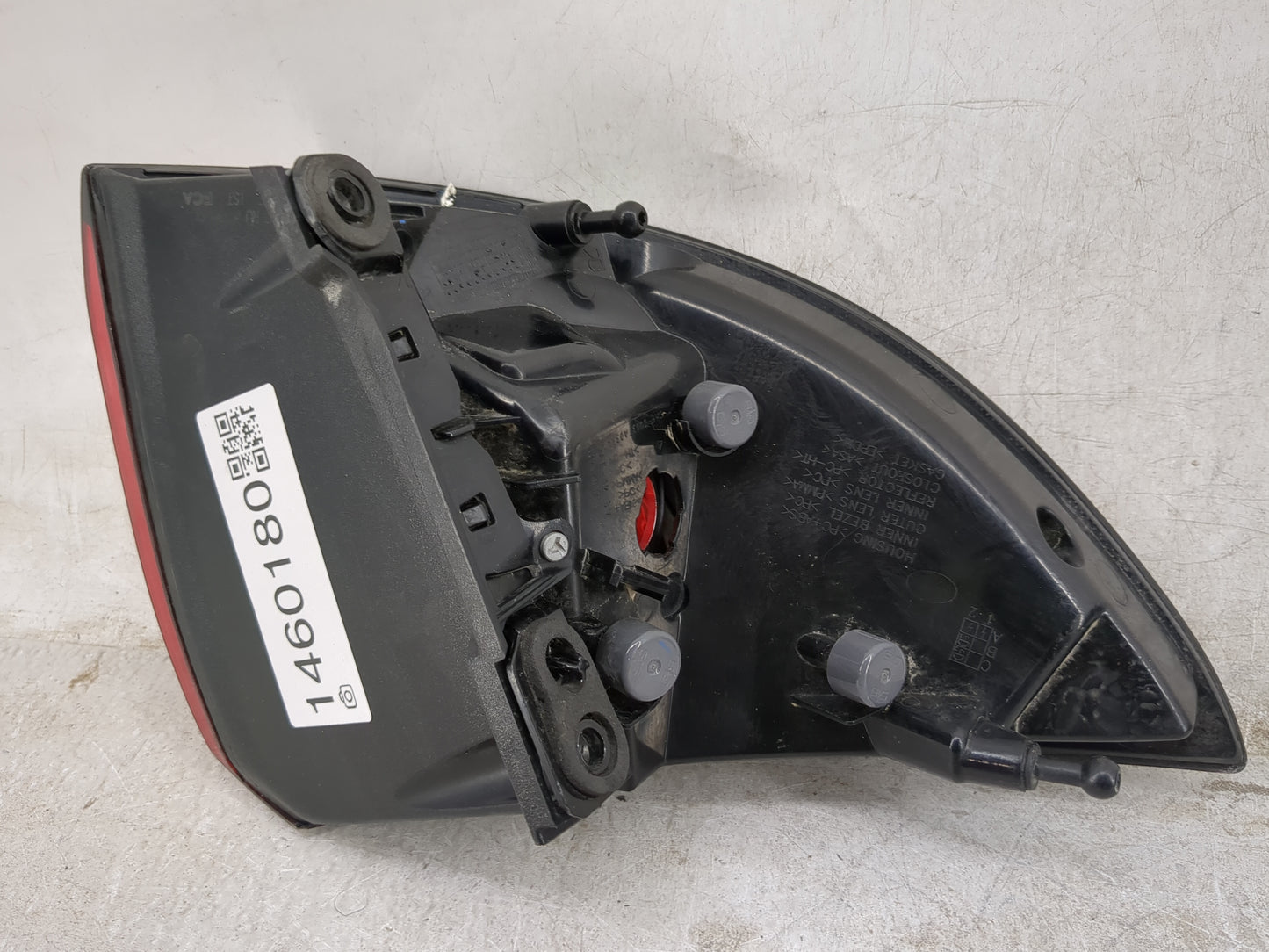 2020-2022 Chrysler Voyager Tail Light Assembly Passenger Right OEM P/N:P68229028AD Fits Fits 2017 2018 2019 2020 2021 2022 O