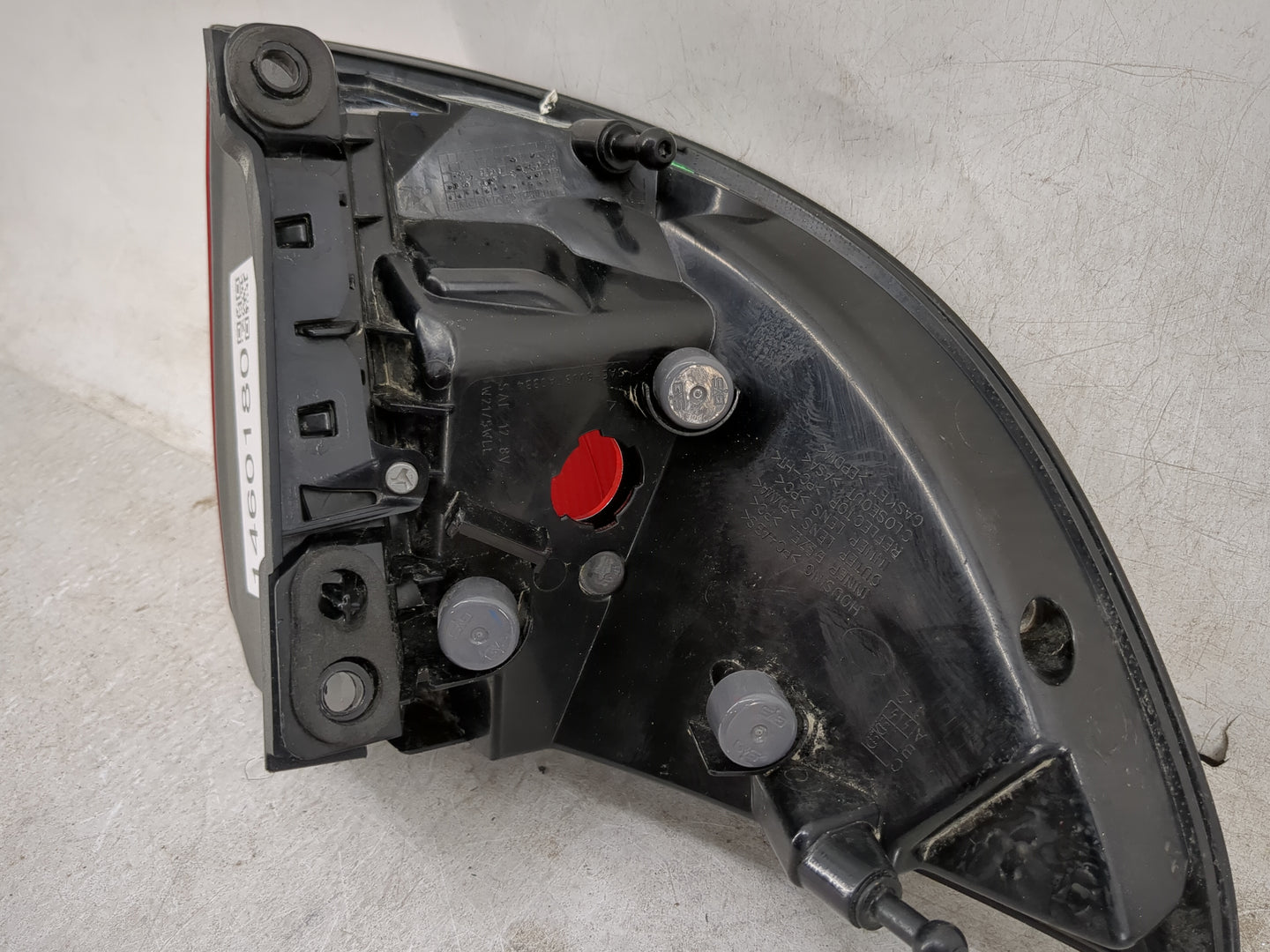 2020-2022 Chrysler Voyager Tail Light Assembly Passenger Right OEM P/N:P68229028AD Fits Fits 2017 2018 2019 2020 2021 2022 O
