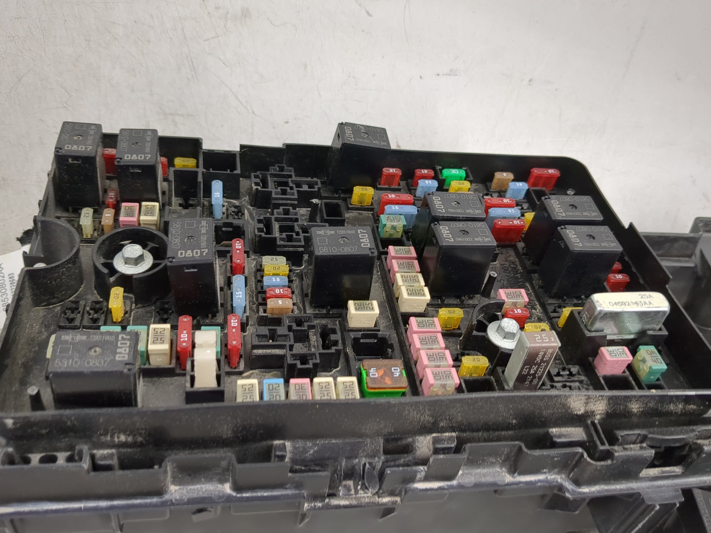 2020-2022 Chrysler Voyager Fusebox Fuse Box Panel Relay Module P/N:68530802AA 6351-5316/001, 6356-5509 Fits Fits 2020 2021 2