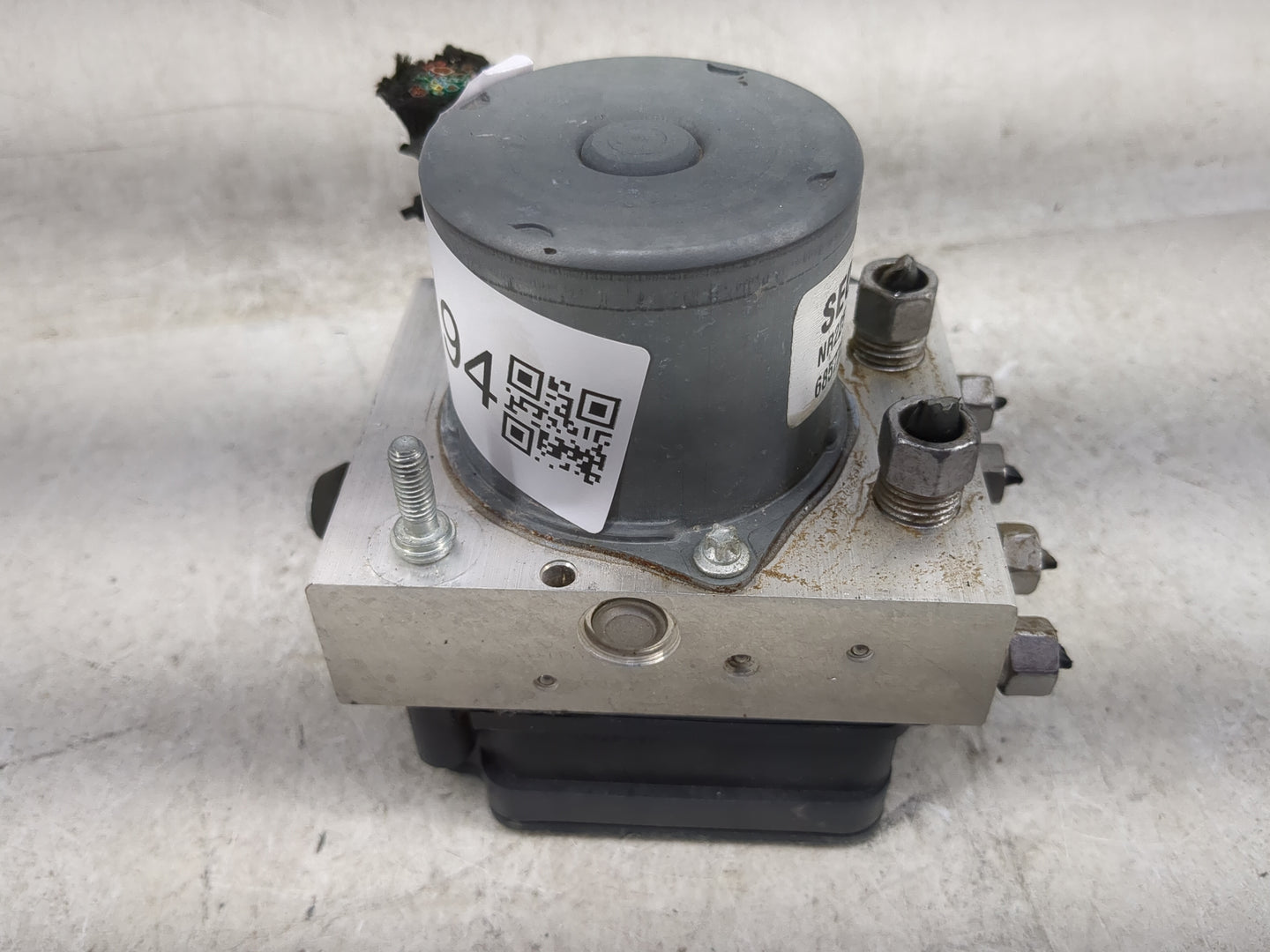 2022 Chrysler Voyager ABS Pump Control Module Replacement P/N:68577673AA Fits Fits 2020 2021 OEM Used Auto Parts - Oemusedau
