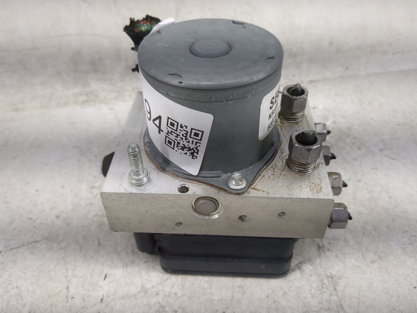 2022 Chrysler Voyager ABS Pump Control Module Replacement P/N:68577673AA Fits Fits 2020 2021 OEM Used Auto Parts - Oemusedau