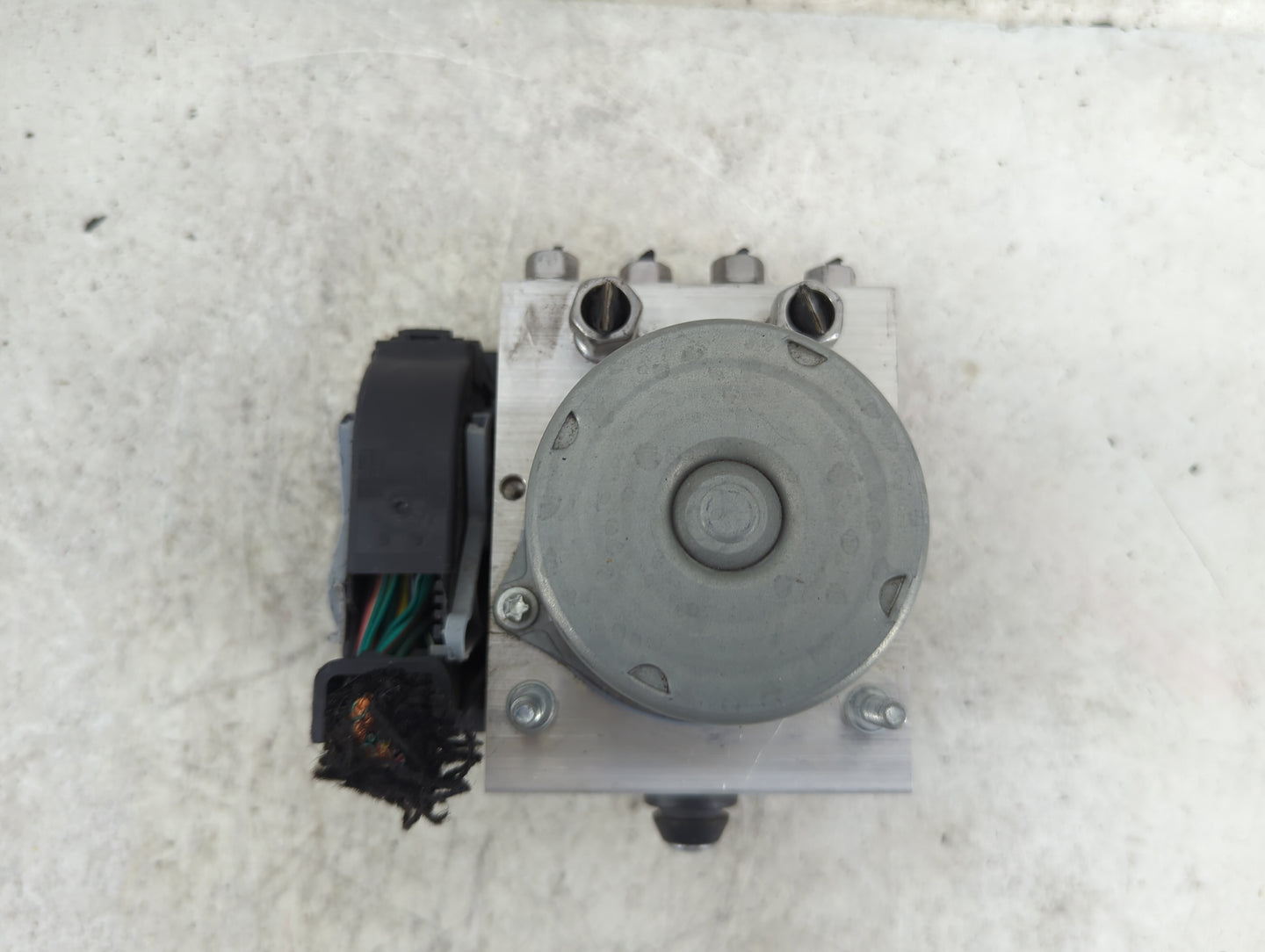 2022 Chrysler Voyager ABS Pump Control Module Replacement P/N:68577673AA P68577673AA, 0265296011 Fits Fits 2020 2021 OEM Use