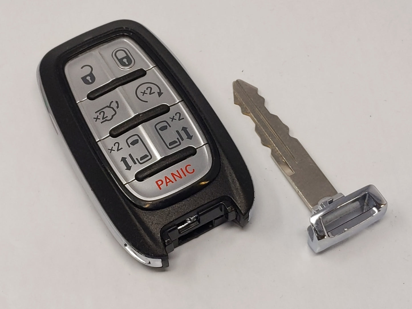 2020-2021 Chrysler Voyager Keyless Entry Remote M3n-97395900 A2c973995900 - Oemusedautoparts1.com