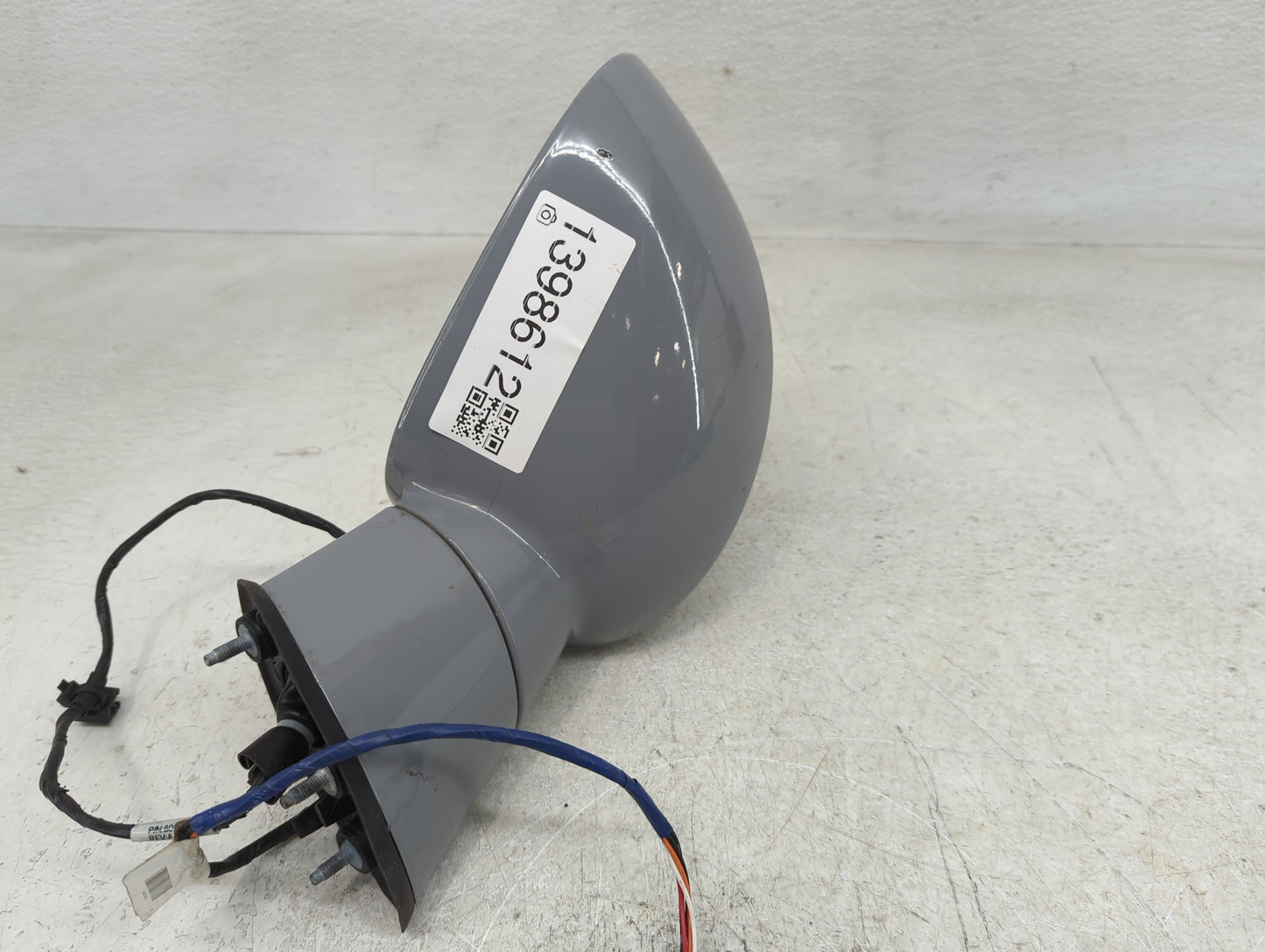 2020-2022 Dodge Challenger Passenger Side View Mirror - Right Door Mirror OEM Used - Oemusedautoparts1.com