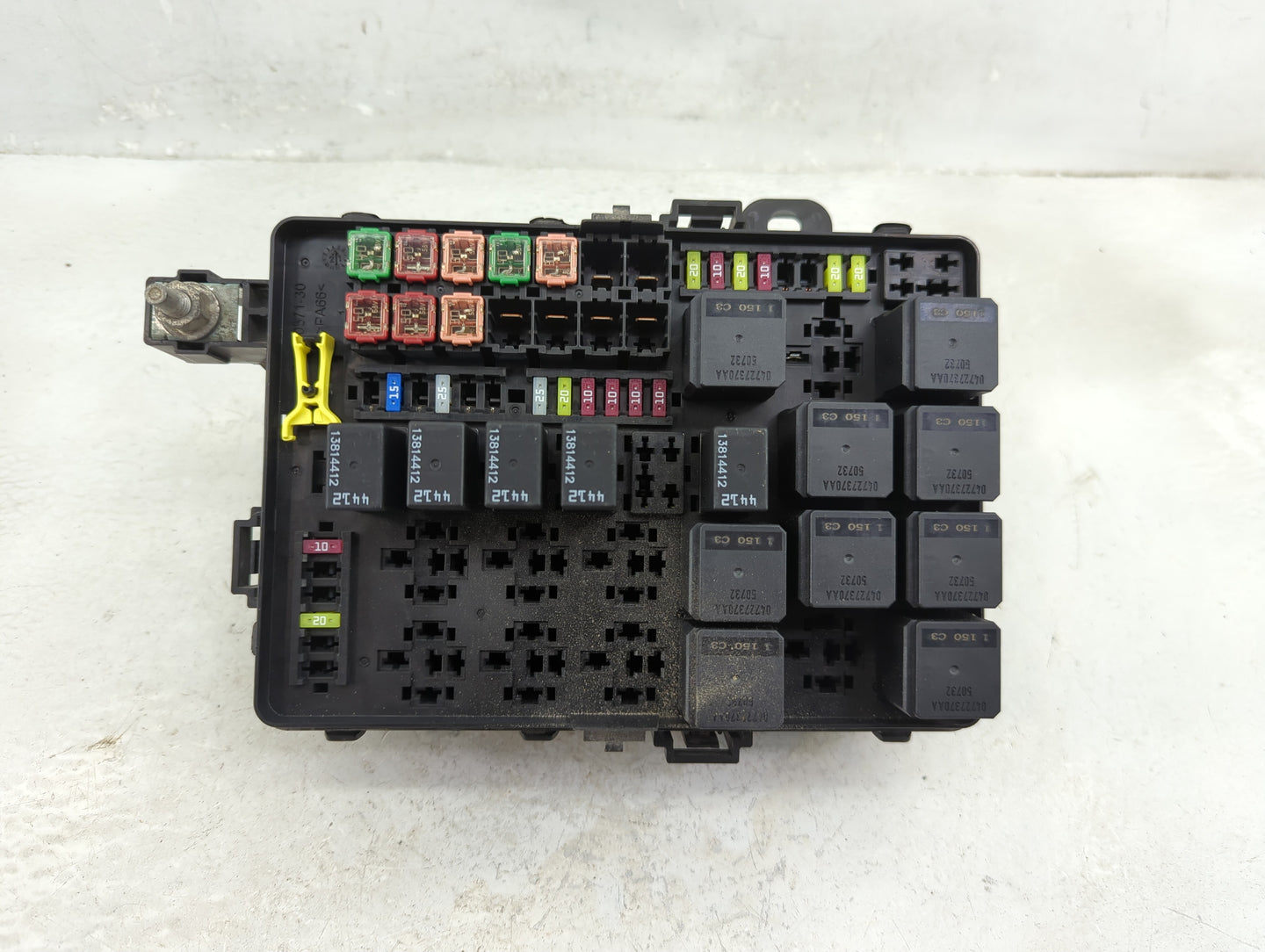 2021-2022 Dodge Challenger Fusebox Fuse Box Panel Relay Module P/N:P68542203AC Fits Fits 2021 2022 OEM Used Auto Parts - Oem