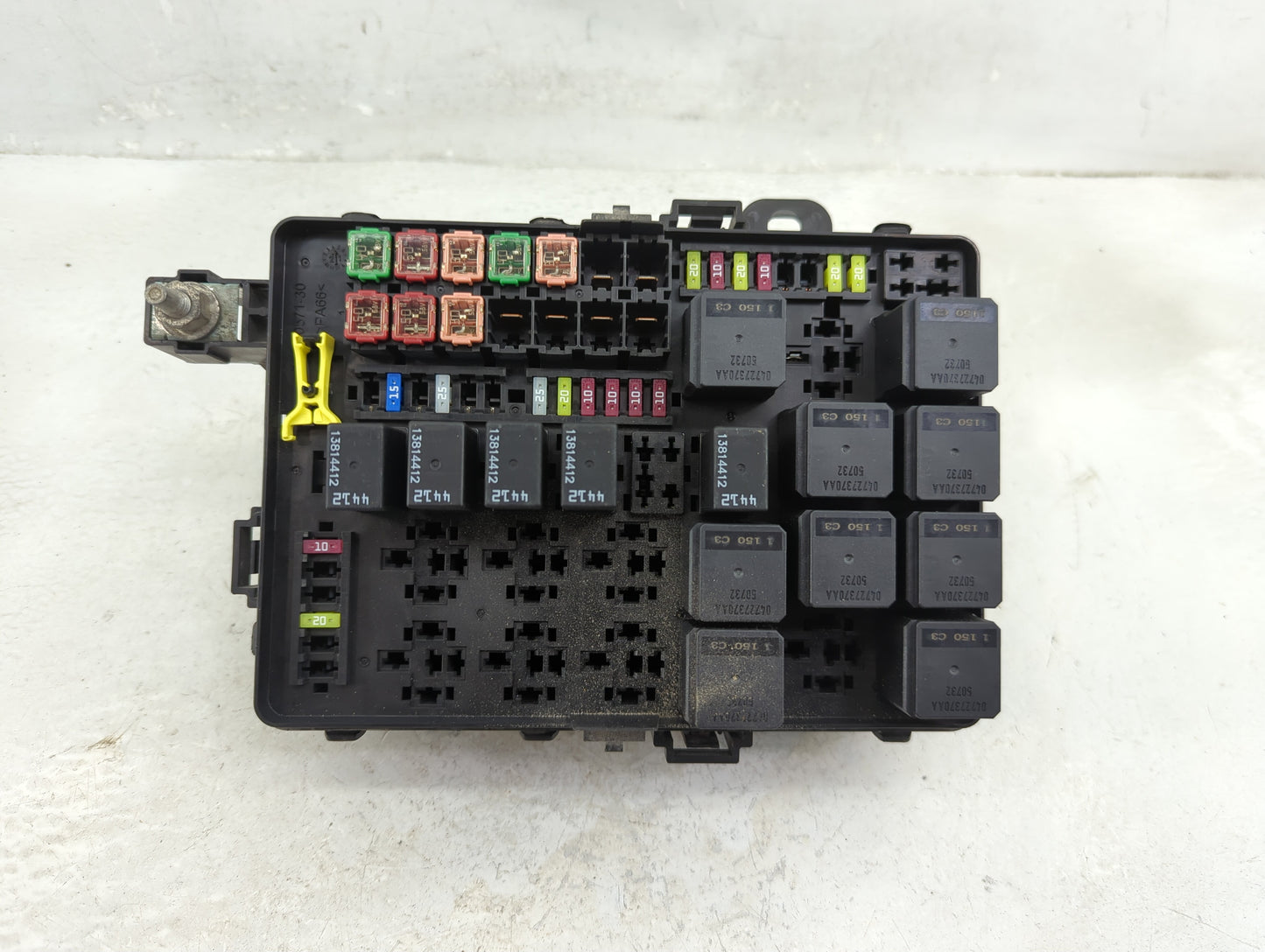 2021-2022 Dodge Challenger Fusebox Fuse Box Panel Relay Module P/N:P68542203AC Fits Fits 2021 2022 OEM Used Auto Parts - Oem