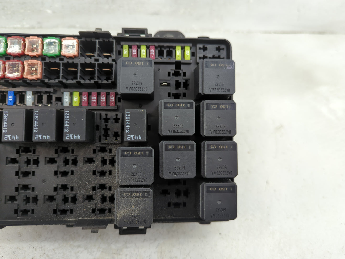 2021-2022 Dodge Challenger Fusebox Fuse Box Panel Relay Module P/N:P68542203AC Fits Fits 2021 2022 OEM Used Auto Parts - Oem