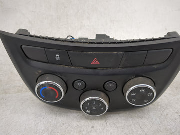 2019 Dodge Challenger Climate Control Module Temperature AC/Heater Replacement P/N:42588188 Fits OEM Used Auto Parts - Oemus