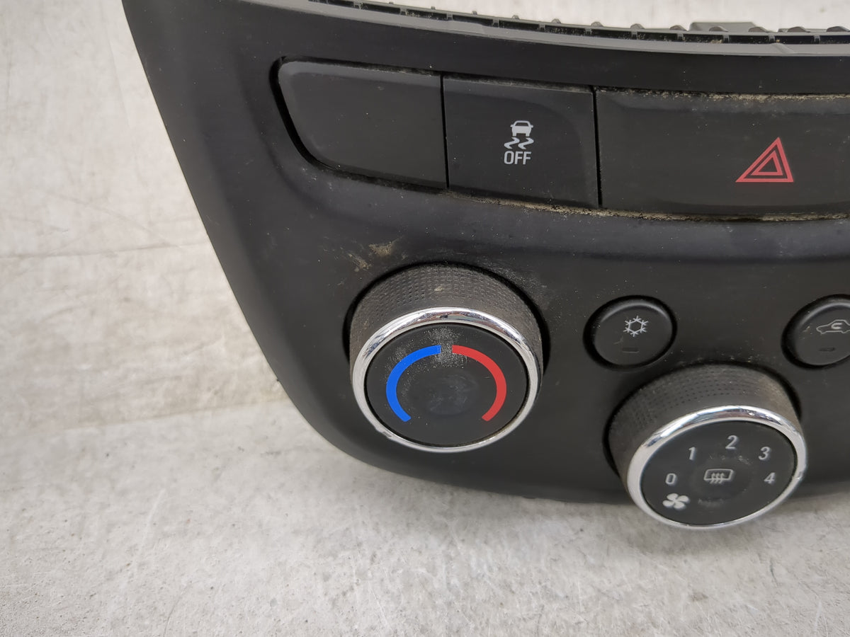 2019 Dodge Challenger Climate Control Module Temperature AC/Heater Replacement P/N:42588188 Fits OEM Used Auto Parts - Oemus