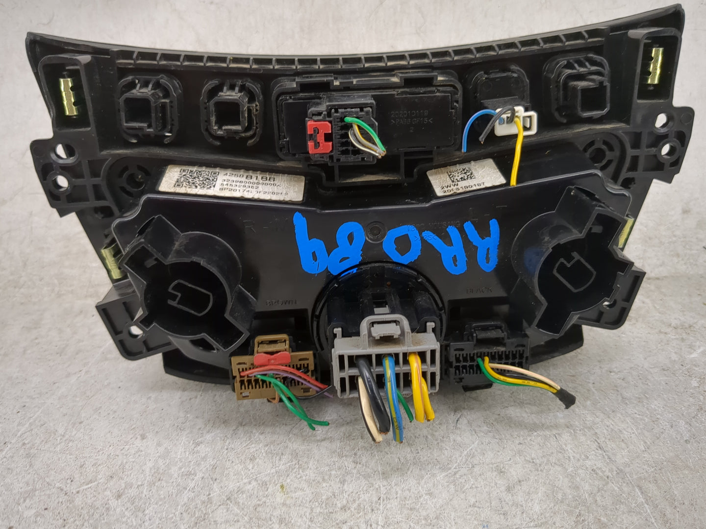 2022 Dodge Challenger Climate Control Module Temperature AC/Heater Replacement P/N:42588188 Fits OEM Used Auto Parts - Oemus