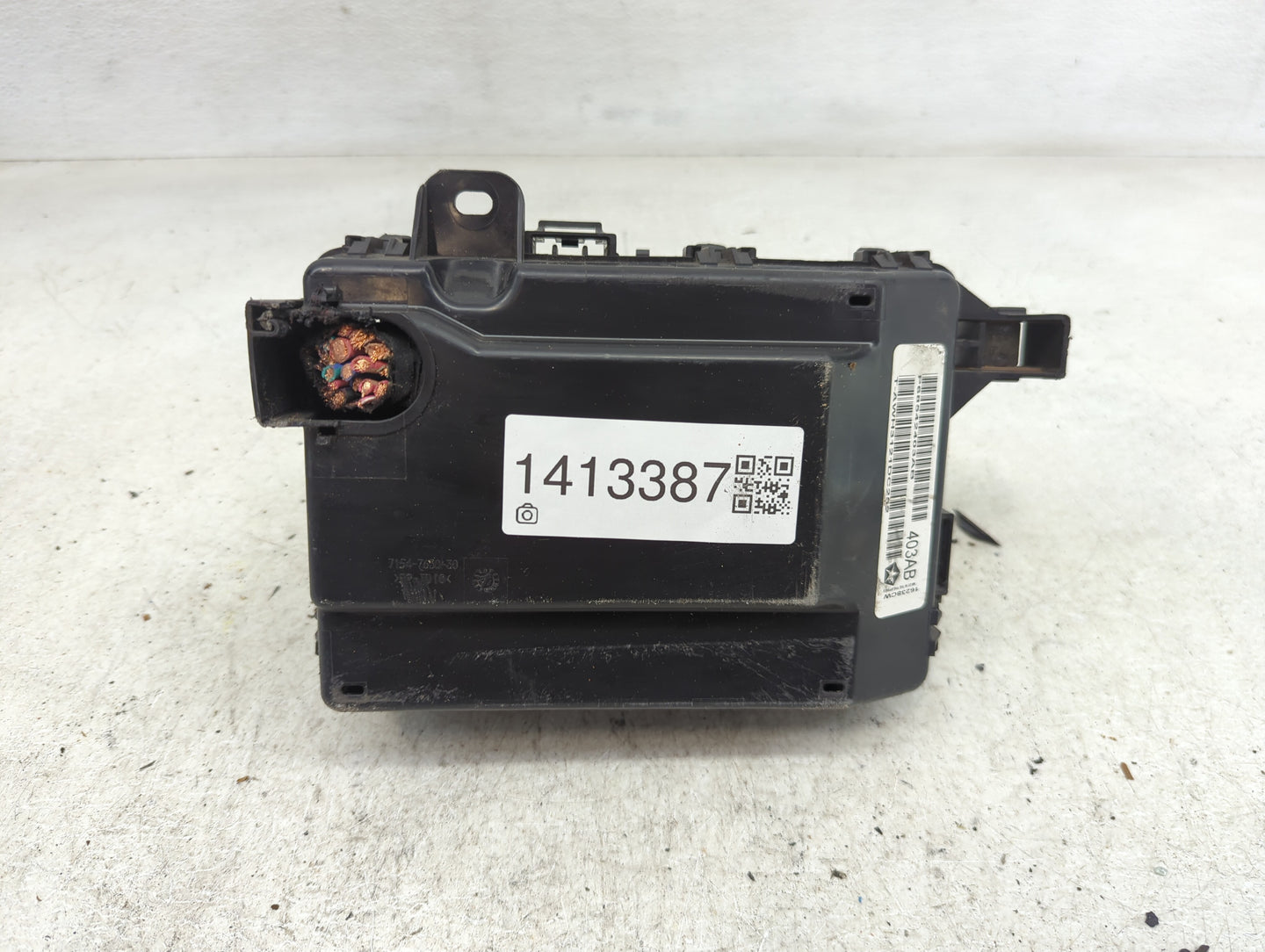 2022 Dodge Charger Fusebox Fuse Box Panel Relay Module P/N:P68542403AB Fits OEM Used Auto Parts - Oemusedautoparts1.com