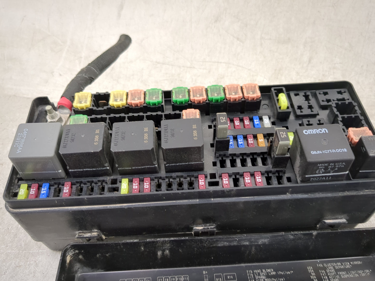 2022 Dodge Charger Fusebox Fuse Box Panel Relay Module P/N:68067896AA P68067896AA, 04671896AA, 04727101AA, 04727170AA Fits O